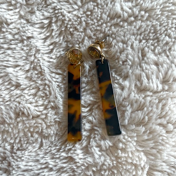 Express Tortoise Shell Print Earrings - Picture 1 of 2